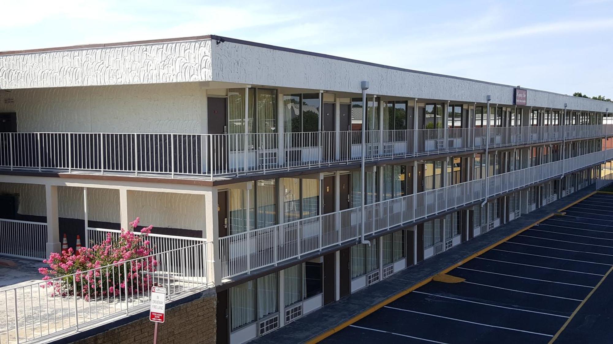 Regency Inn Richmond Dumbarton Zewnętrze zdjęcie