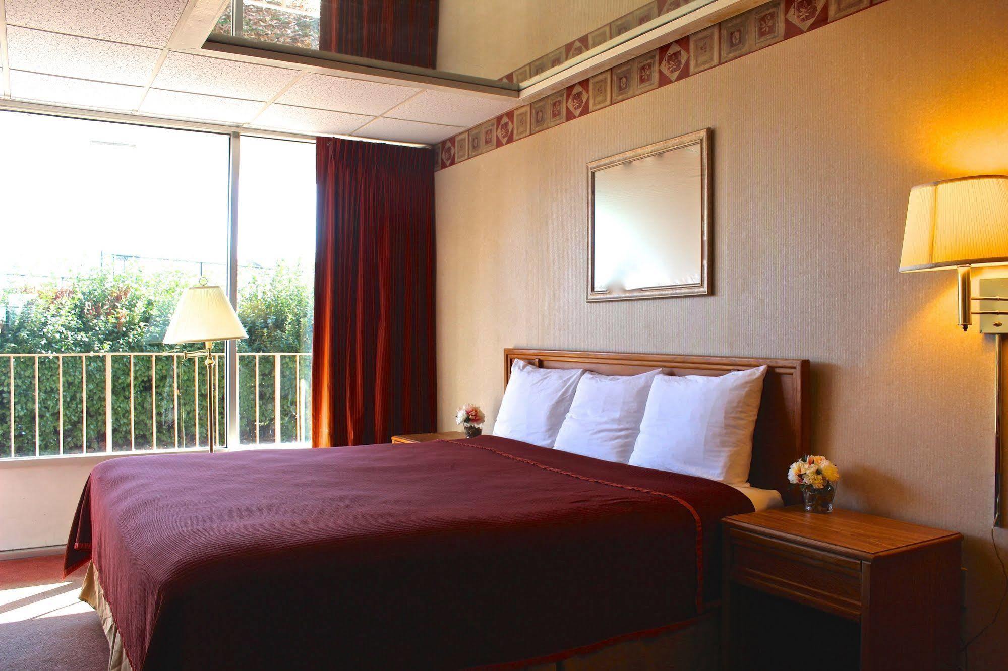 Regency Inn Richmond Dumbarton Zewnętrze zdjęcie